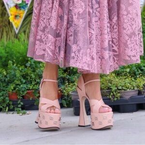 GUCCI GG Silver Malaga Platform Pink Leather Buckle Sandal Heels EU 40.5 Box NEW